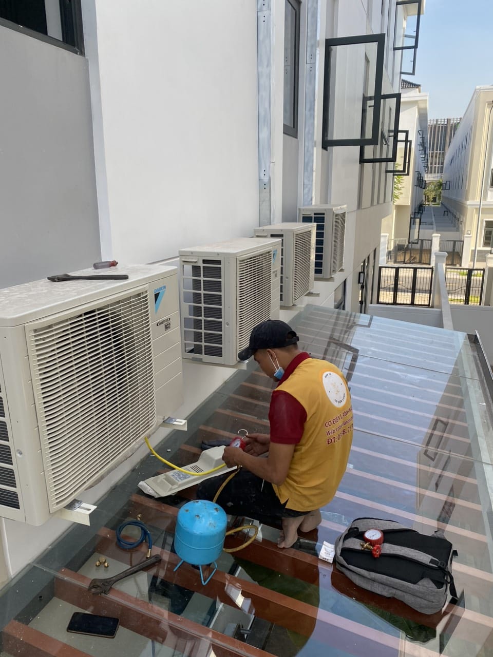 CÔNG TY CHUYÊN THI CÔNG ĐIỀU HÒA GIẤU TRẦN NỐI ỐNG GIÓ QUẬN 9 UY TÍN