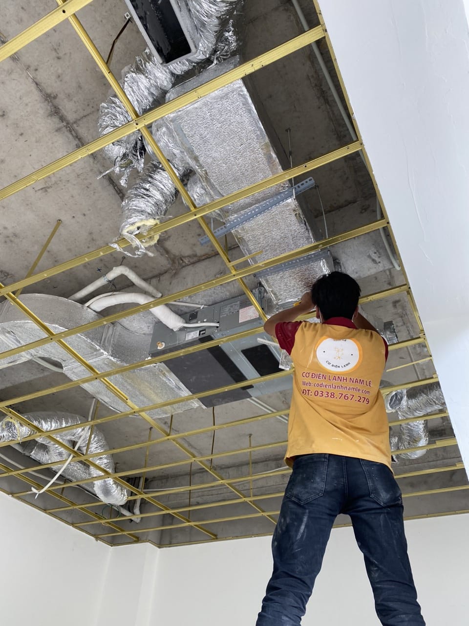 THI CÔNG MÁY LẠNH ÂM TRẦN QUẬN 3