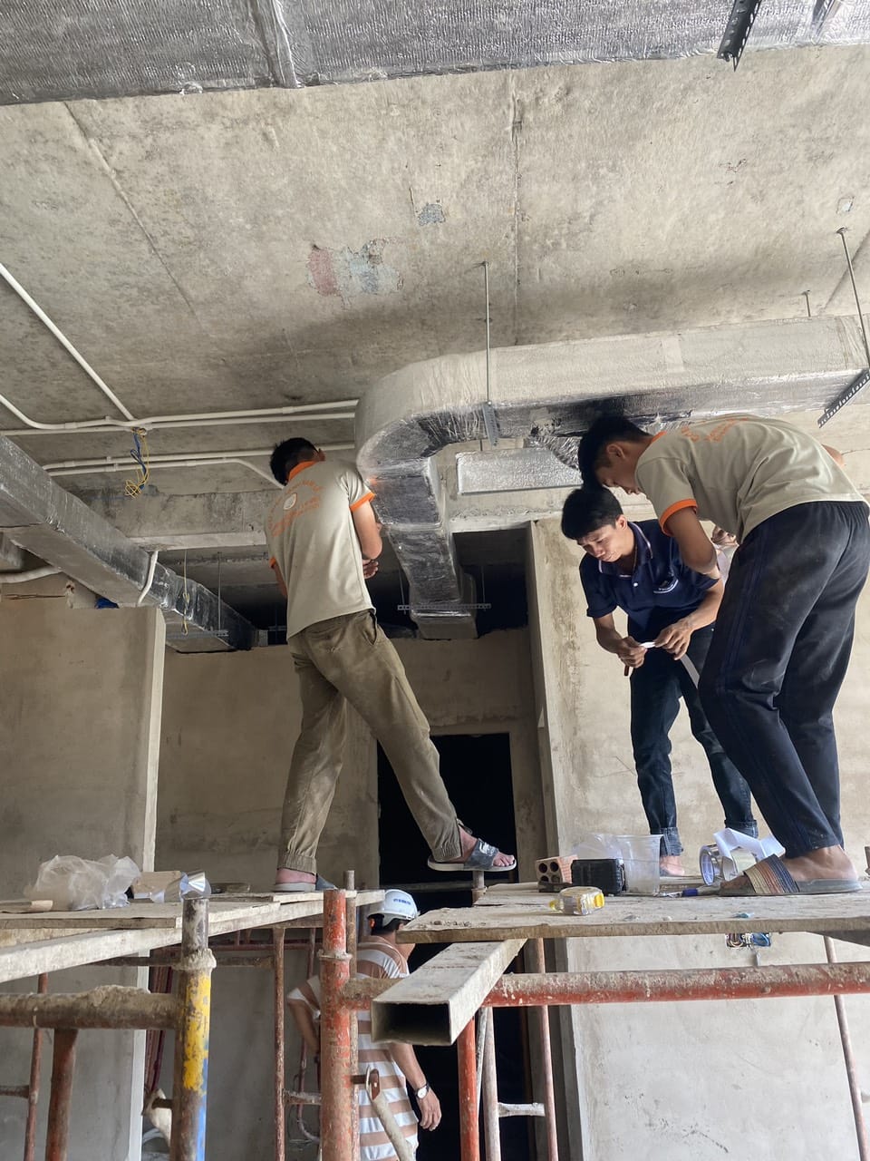 LẮP ĐẶT TRỌN GÓI MÁY LẠNH ÂM TRẦN ỐNG GIÓ QUẬN 10 CHUYÊN NGHIỆP