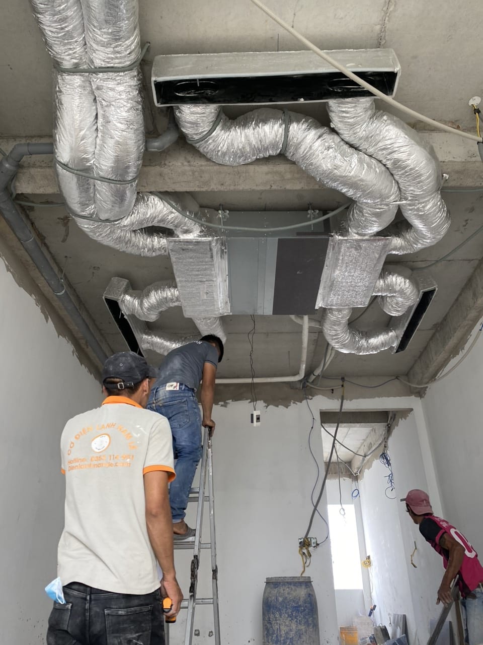 THI CÔNG MÁY LẠNH ÂM TRẦN QUẬN 4