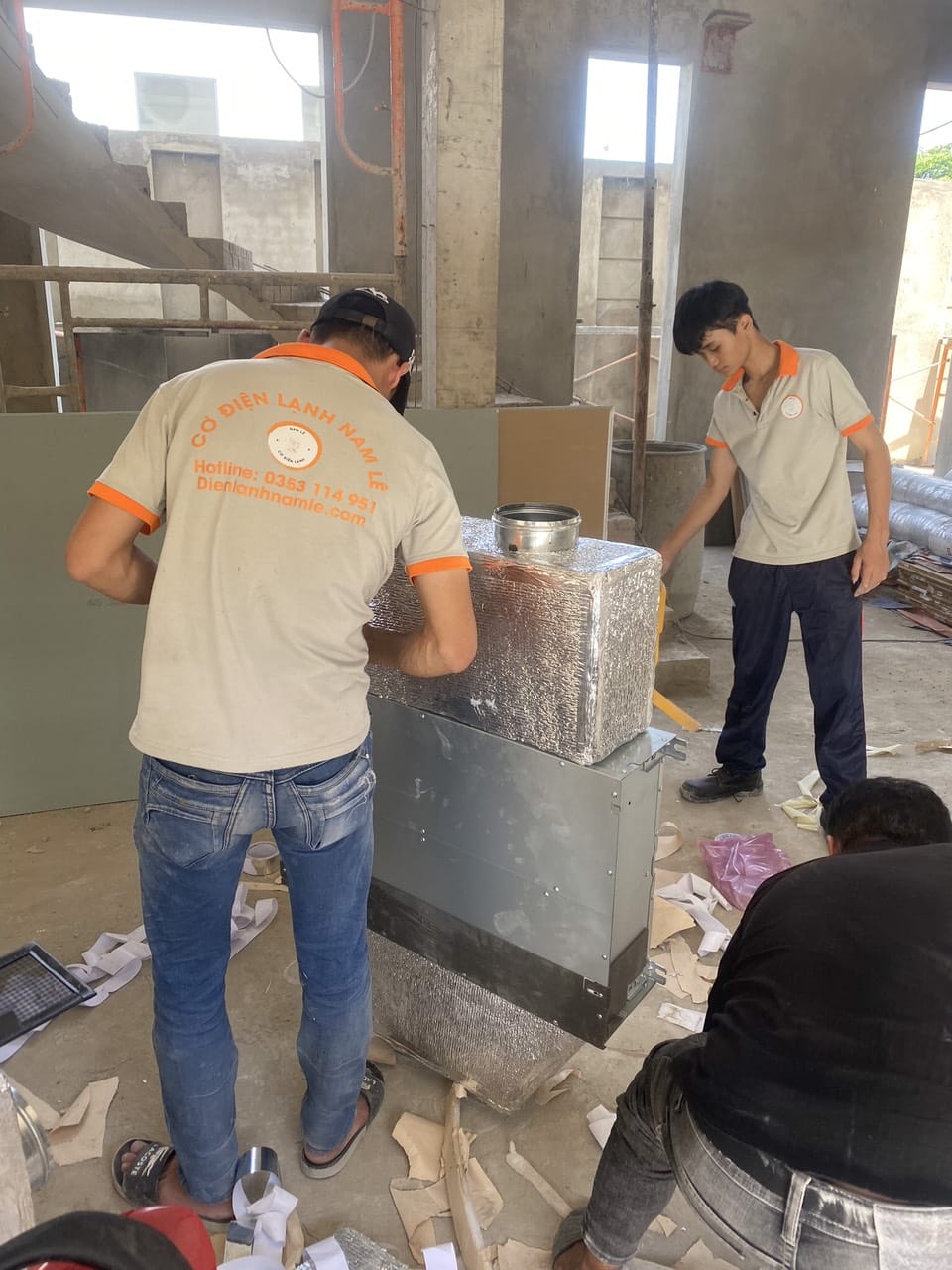 THI CÔNG LẮP ĐẶT ĐIỀU HÒA KHÔNG KHÍ TẠI QUẬN 3